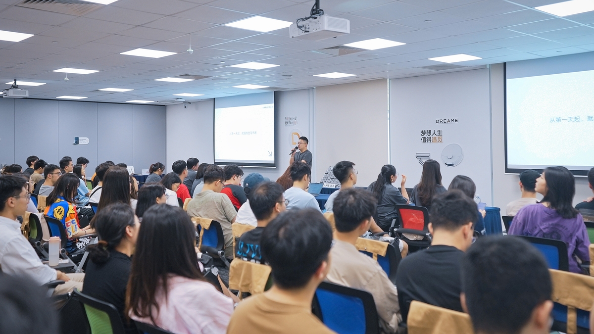 追觅科技走进高校，共建人才成长新桥梁