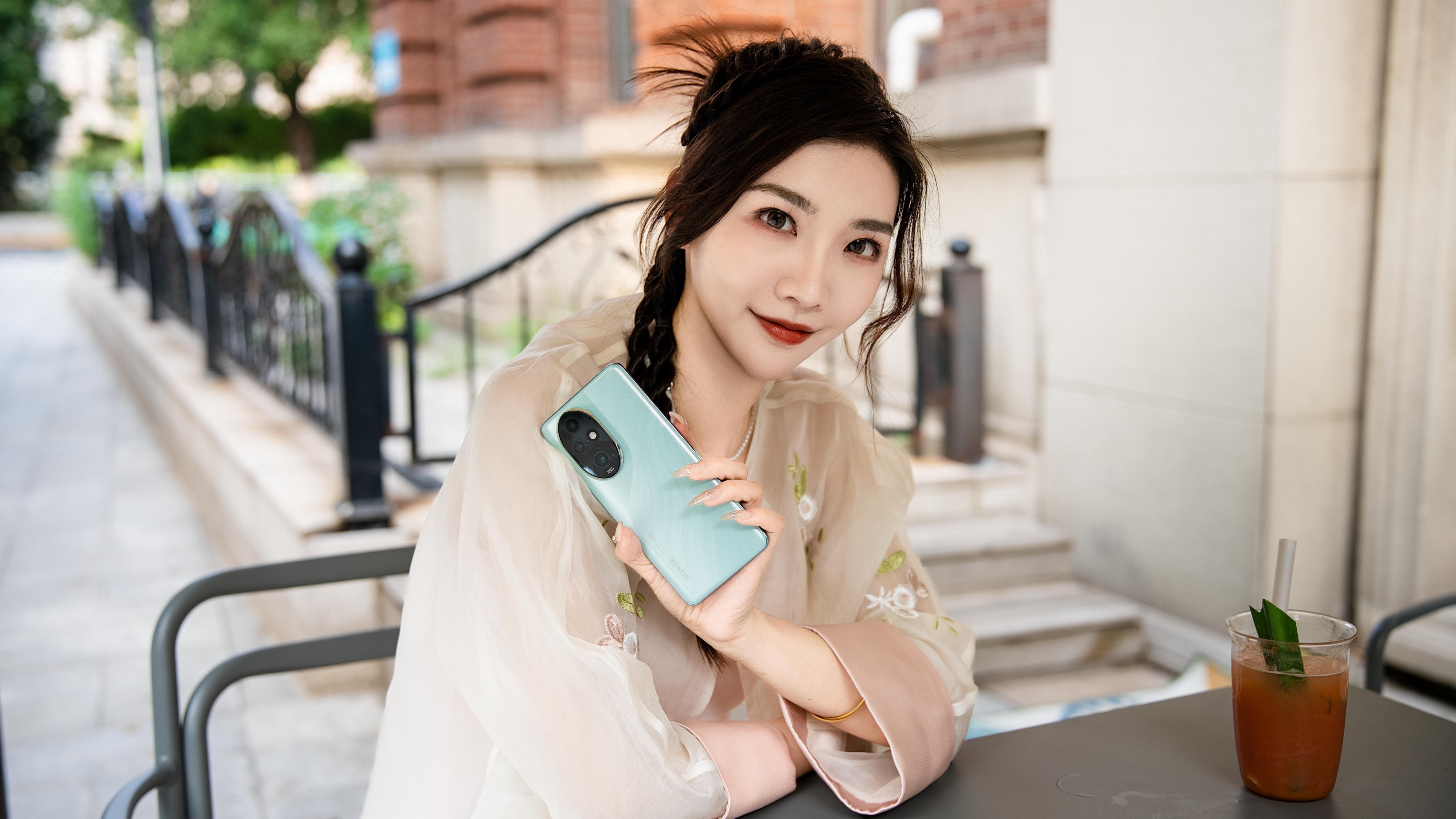 荣耀200 Pro深度测评：影像革命大师肖像，全面升级旗舰品质